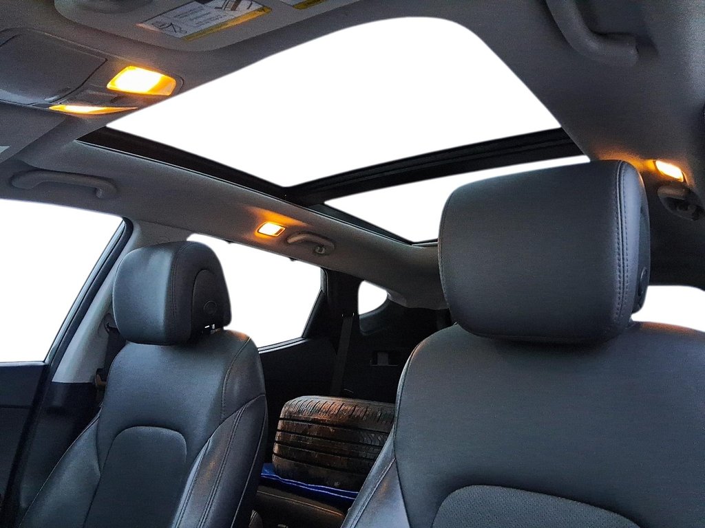 2018 Hyundai Santa Fe Sport AWD 2.4L SE in Stratford, Ontario - 17 - w1024h768px