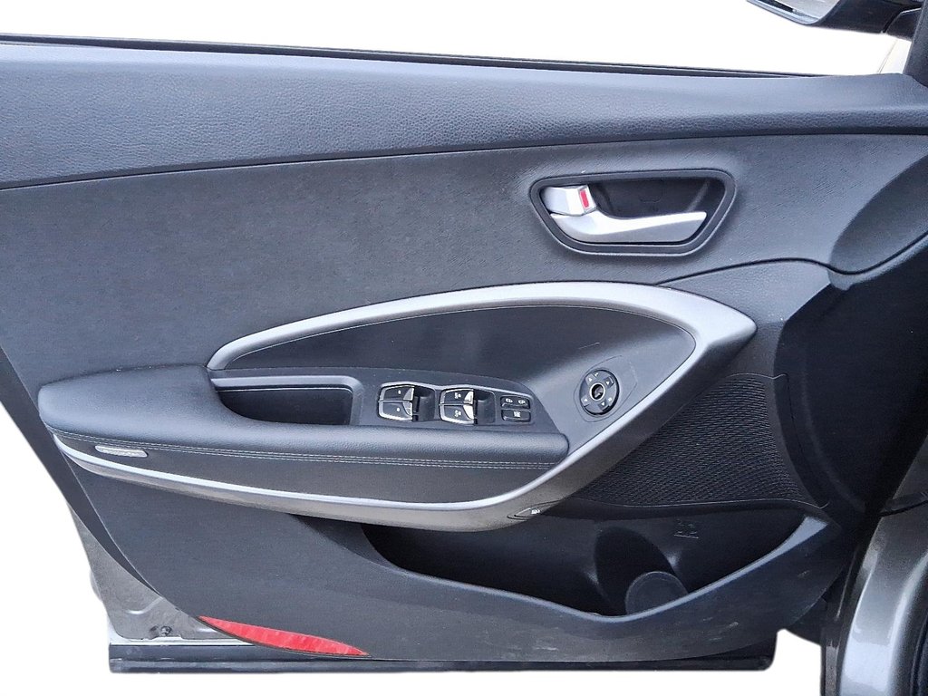 2018 Hyundai Santa Fe Sport AWD 2.4L SE in Stratford, Ontario - 11 - w1024h768px