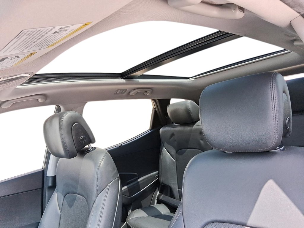 2018 Hyundai Santa Fe Sport AWD 2.4L SE in Stratford, Ontario - 18 - w1024h768px