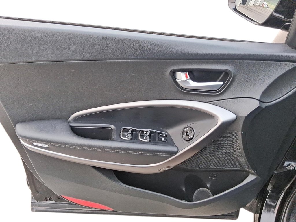 2018 Hyundai Santa Fe Sport AWD 2.4L SE in Stratford, Ontario - 11 - w1024h768px