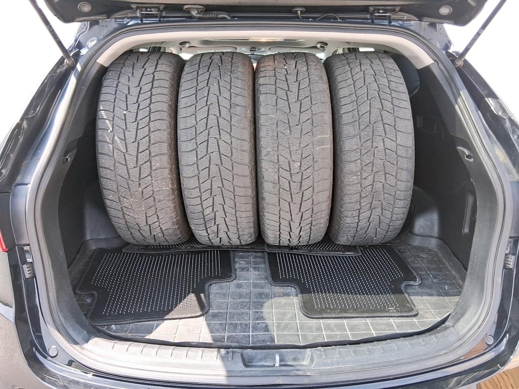 2018 Hyundai Santa Fe Sport AWD 2.4L SE in Stratford, Ontario - 6 - w1024h768px