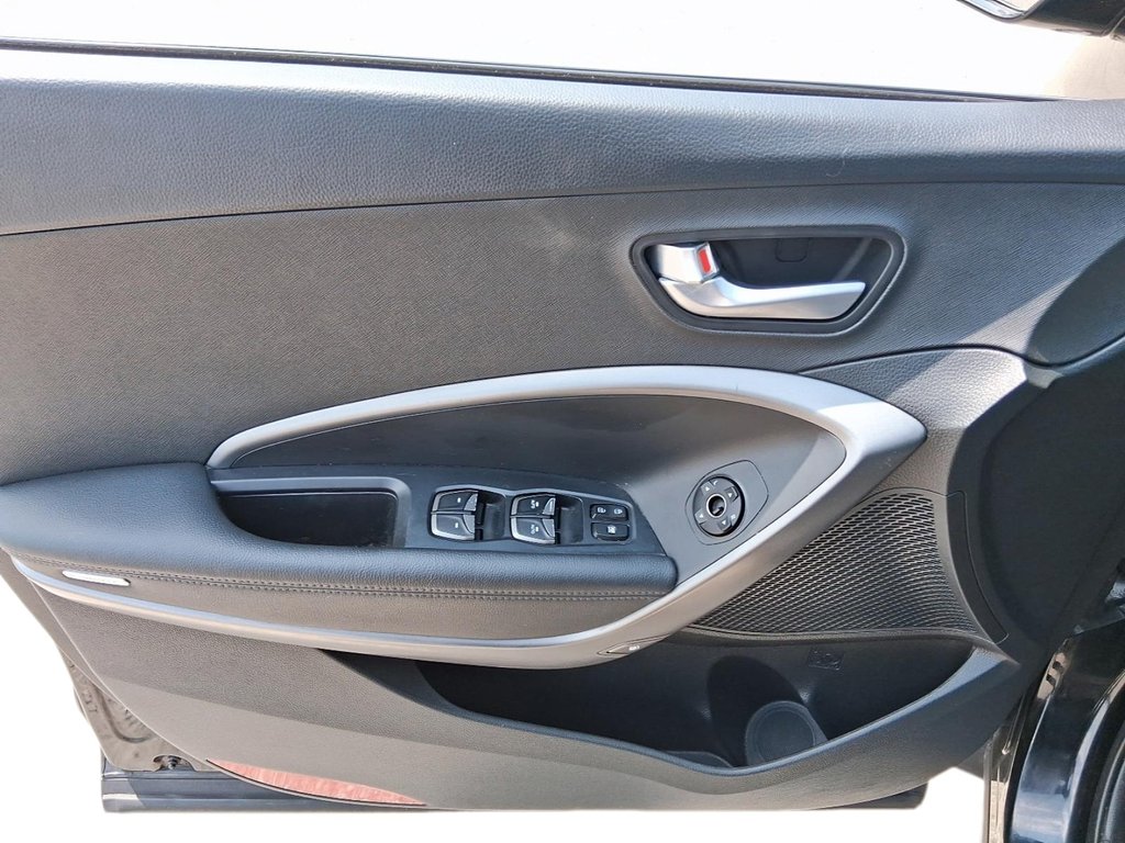 2018 Hyundai Santa Fe Sport AWD 2.4L SE in Stratford, Ontario - 11 - w1024h768px