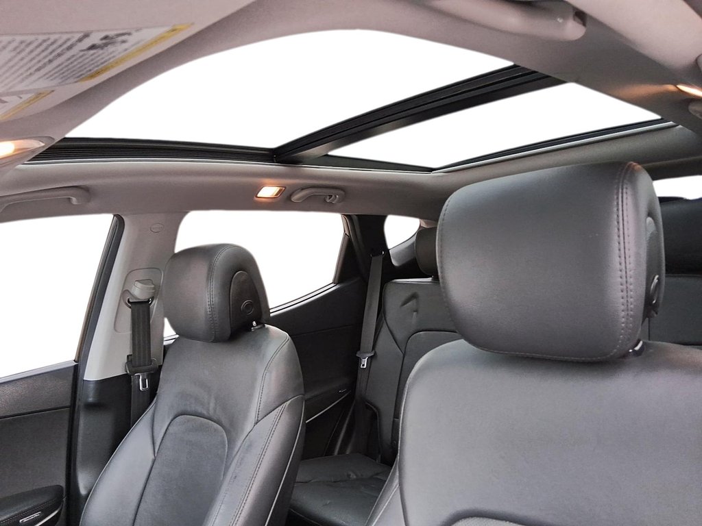 2018 Hyundai Santa Fe Sport AWD 2.4L SE in Stratford, Ontario - 18 - w1024h768px