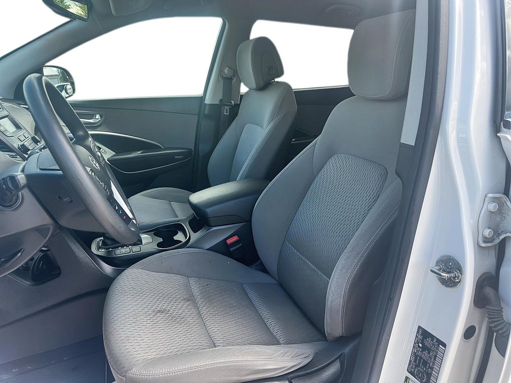 2016 Hyundai Santa Fe XL AWD Limited 6 Passenger in Stratford, Ontario - 8 - w1024h768px