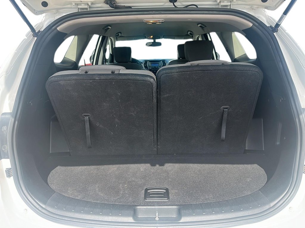 2016 Hyundai Santa Fe XL AWD Limited 6 Passenger in Stratford, Ontario - 6 - w1024h768px