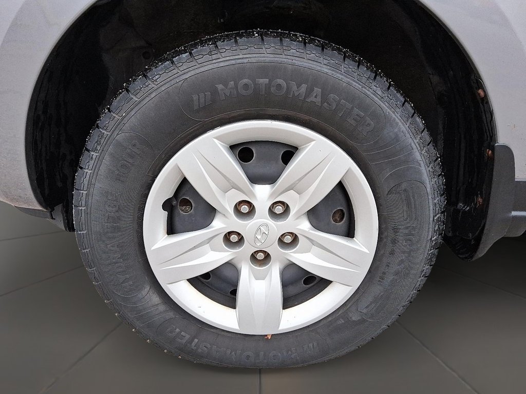 2008 Hyundai Santa Fe GL 3.3L V6 at in Stratford, Ontario - 7 - w1024h768px