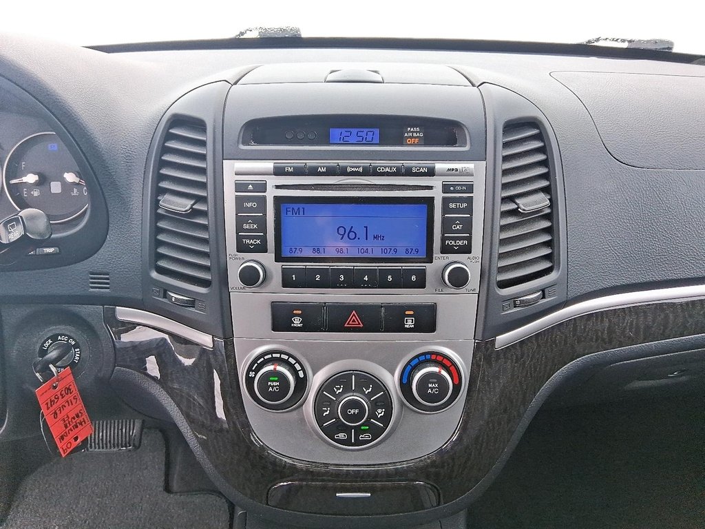 2009 Hyundai Santa Fe GL 3.3L V6 AWD at in Stratford, Ontario - 16 - w1024h768px