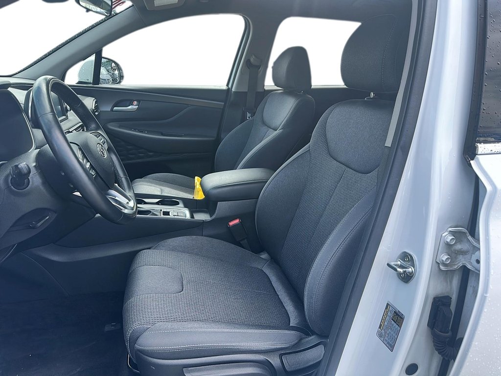 2020 Hyundai Santa Fe Essential AWD 2.4L Safety Package in Stratford, Ontario - 8 - w1024h768px