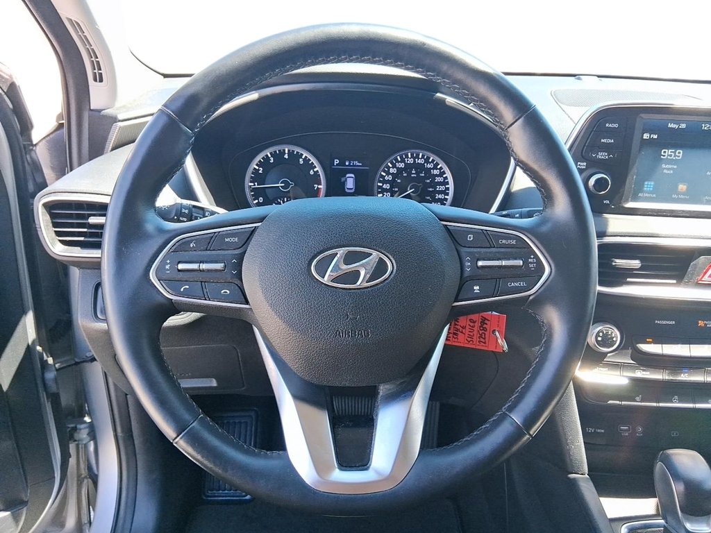 2020 Hyundai Santa Fe Essential AWD 2.4L Safety Package in Stratford, Ontario - 12 - w1024h768px