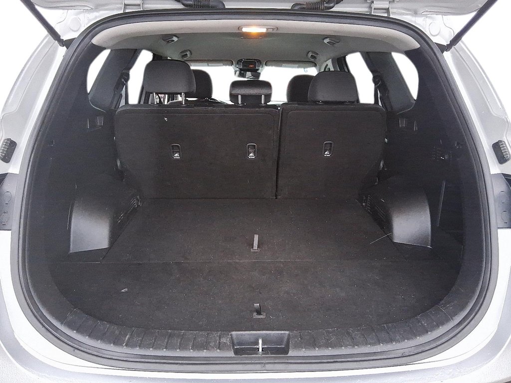 2022 Hyundai Santa Fe Preferred AWD 2.5L in Stratford, Ontario - 6 - w1024h768px