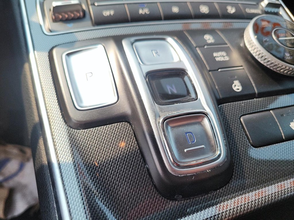 2023 Hyundai Santa Fe Preferred AWD 2.5L in Stratford, Ontario - 14 - w1024h768px