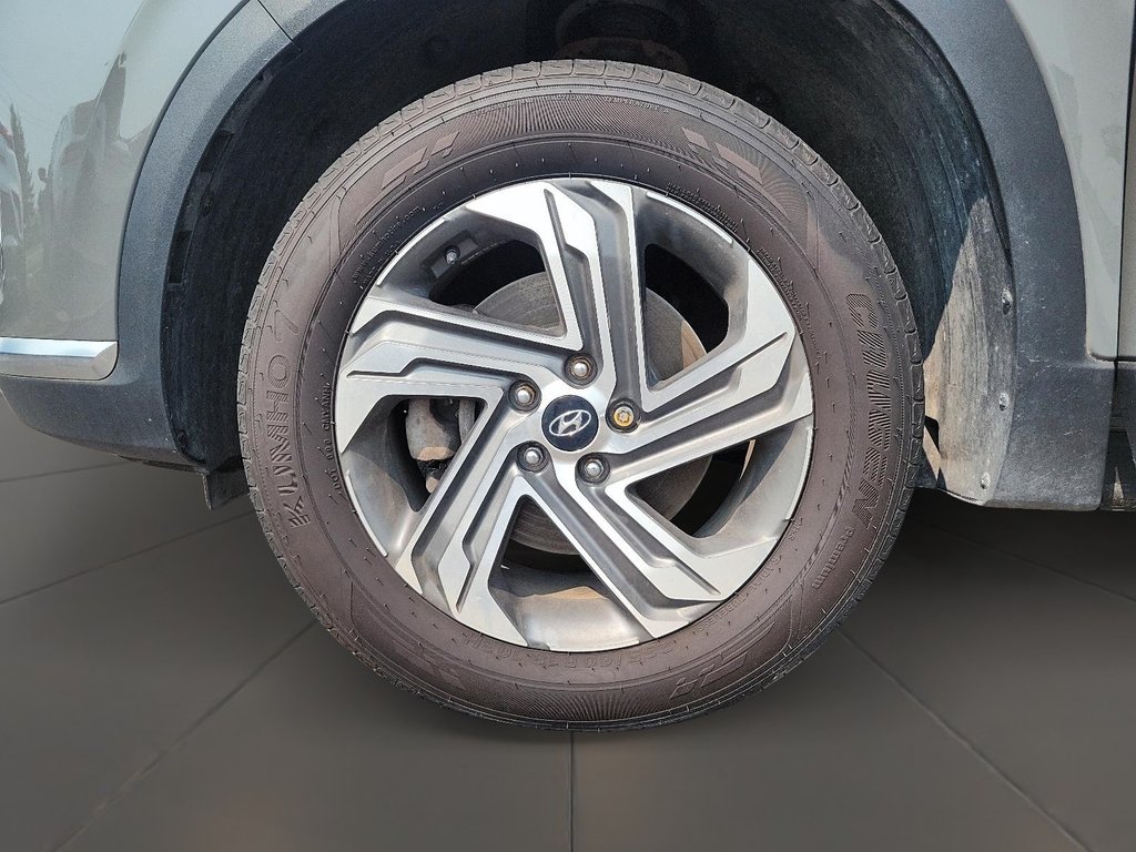 2023 Hyundai Santa Fe Preferred AWD 2.5L in Stratford, Ontario - 7 - w1024h768px