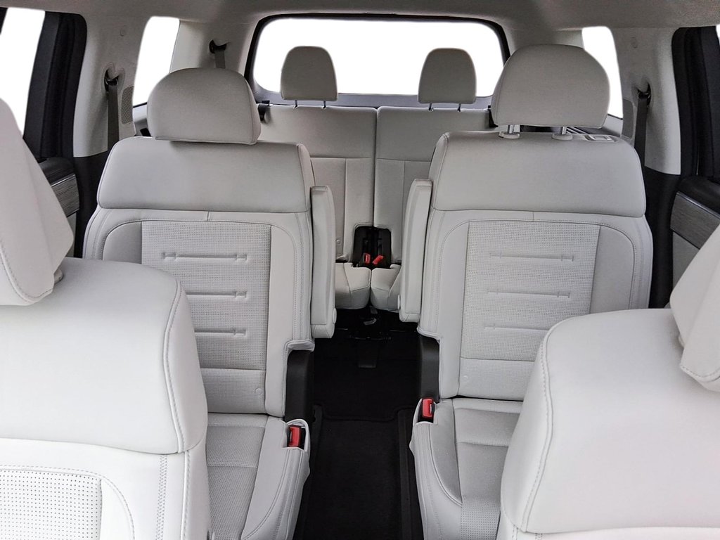 2025 Hyundai Santa Fe Ultimate Calligraphy AWD w/Beige Interior in Stratford, Ontario - 10 - w1024h768px