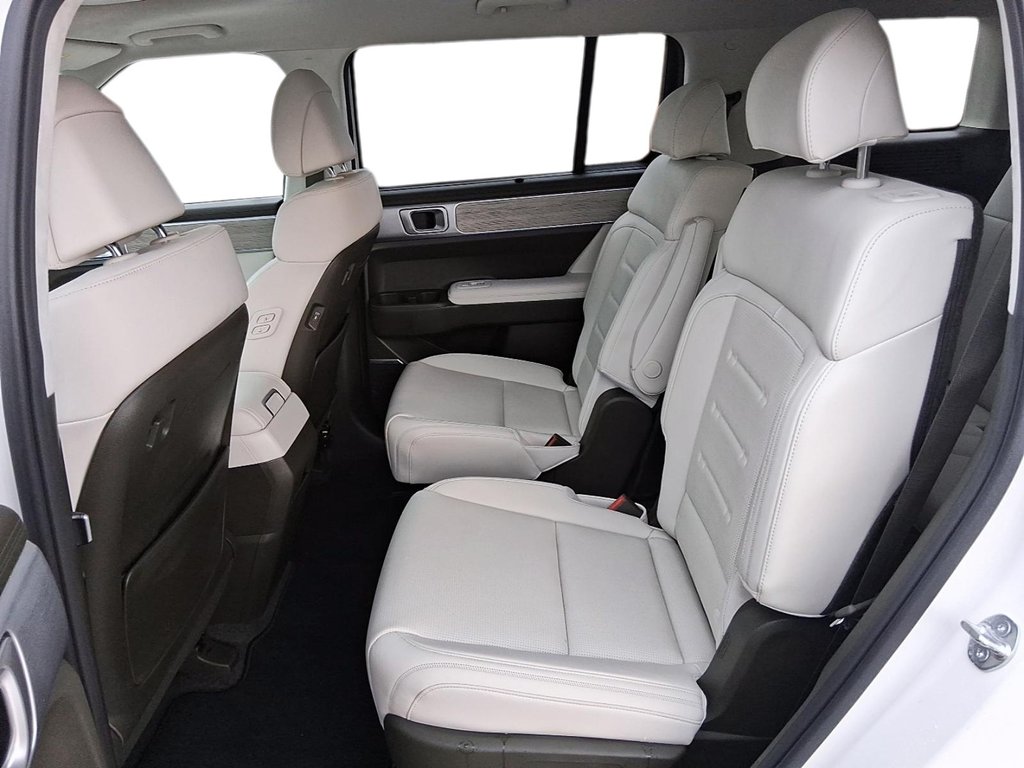 2025 Hyundai Santa Fe Ultimate Calligraphy AWD w/Beige Interior in Stratford, Ontario - 9 - w1024h768px