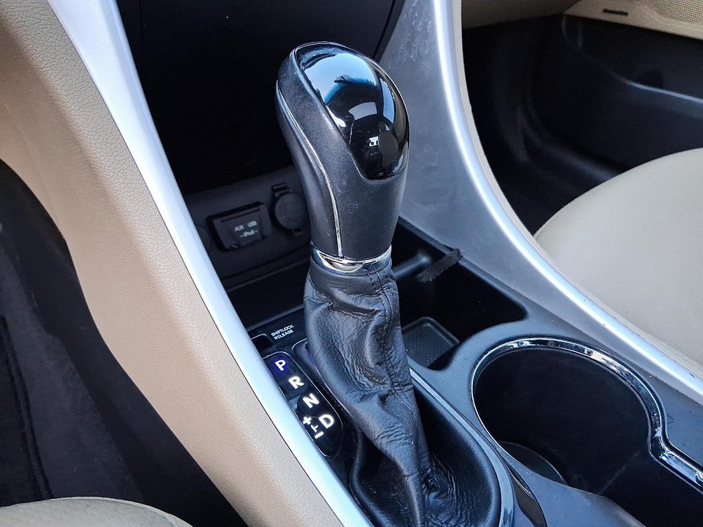 2011 Hyundai Sonata 2.0T Limited at in Stratford, Ontario - 16 - w1024h768px