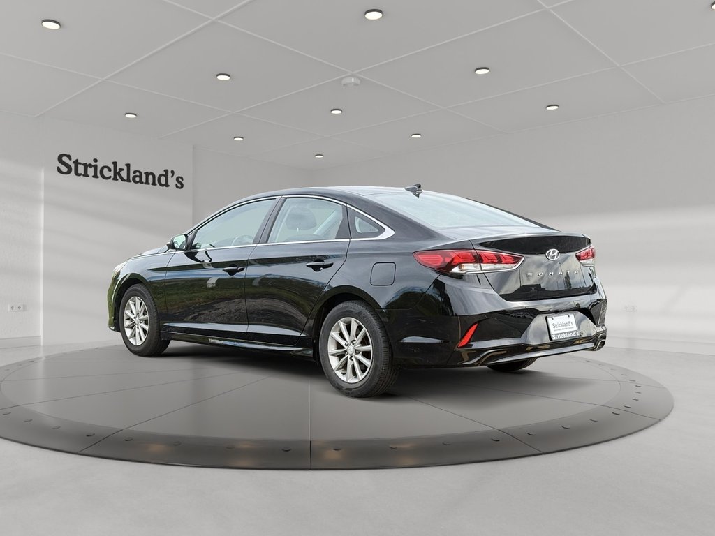 2019 Hyundai Sonata Essential in Stratford, Ontario - 4 - w1024h768px