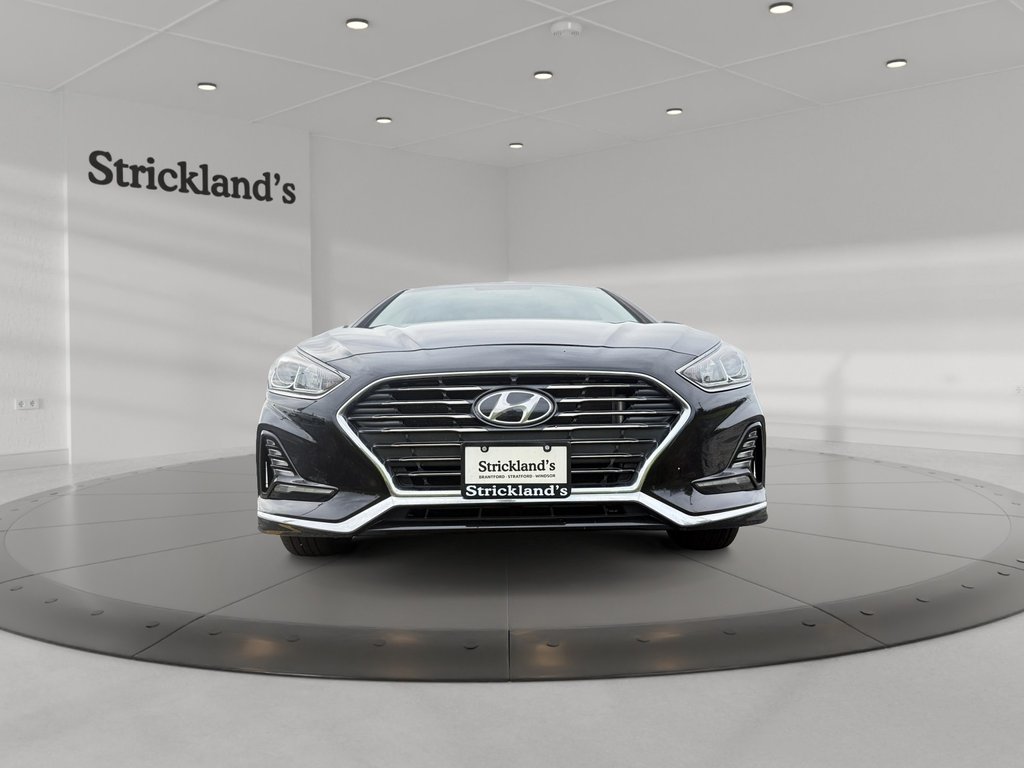 2019 Hyundai Sonata Essential in Stratford, Ontario - 2 - w1024h768px