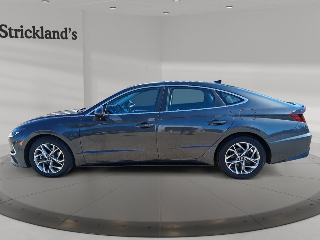 2021 Hyundai Sonata Preferred in Stratford, Ontario - 5 - w1024h768px