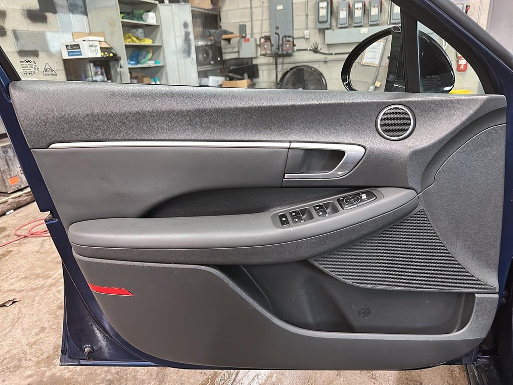 2022 Hyundai Sonata Sport in Stratford, Ontario - 10 - w1024h768px