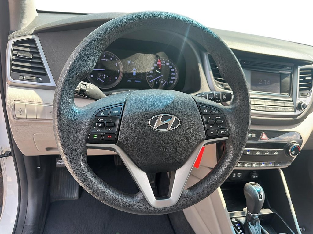 2017 Hyundai Tucson FWD 2.0L SE in Stratford, Ontario - 11 - w1024h768px