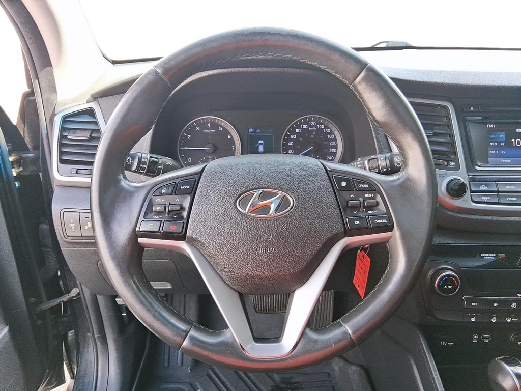 2017 Hyundai Tucson AWD 2.0L SE in Stratford, Ontario - 11 - w1024h768px