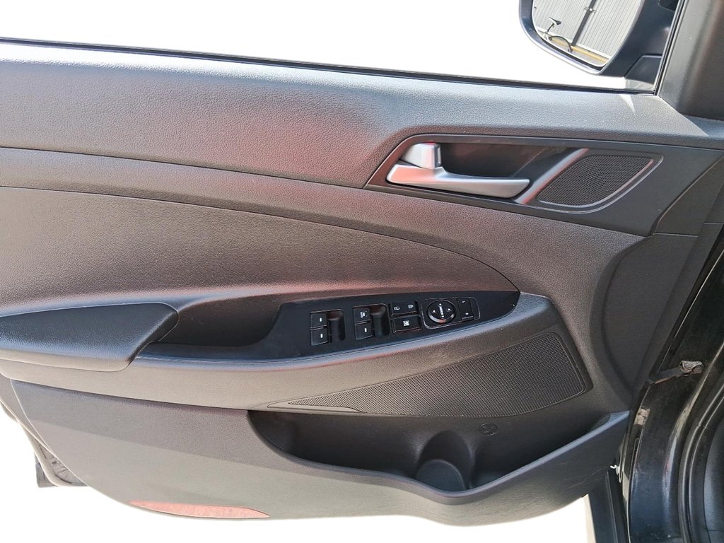 2017 Hyundai Tucson AWD 2.0L SE in Stratford, Ontario - 10 - w1024h768px