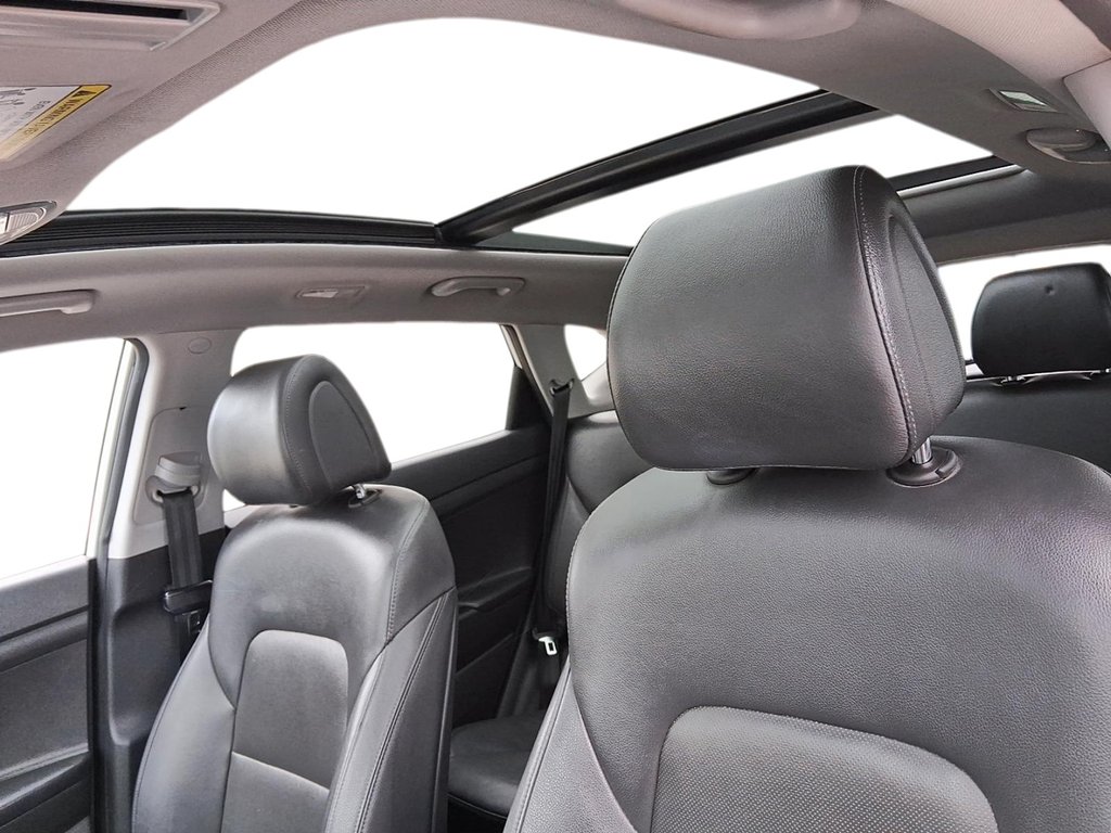 2018 Hyundai Tucson AWD 2.0L Premium in Stratford, Ontario - 18 - w1024h768px