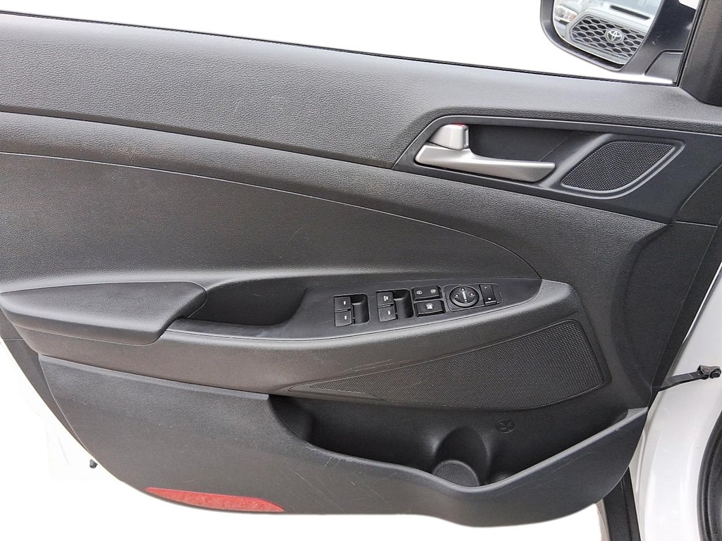 2018 Hyundai Tucson AWD 2.0L Premium in Stratford, Ontario - 11 - w1024h768px