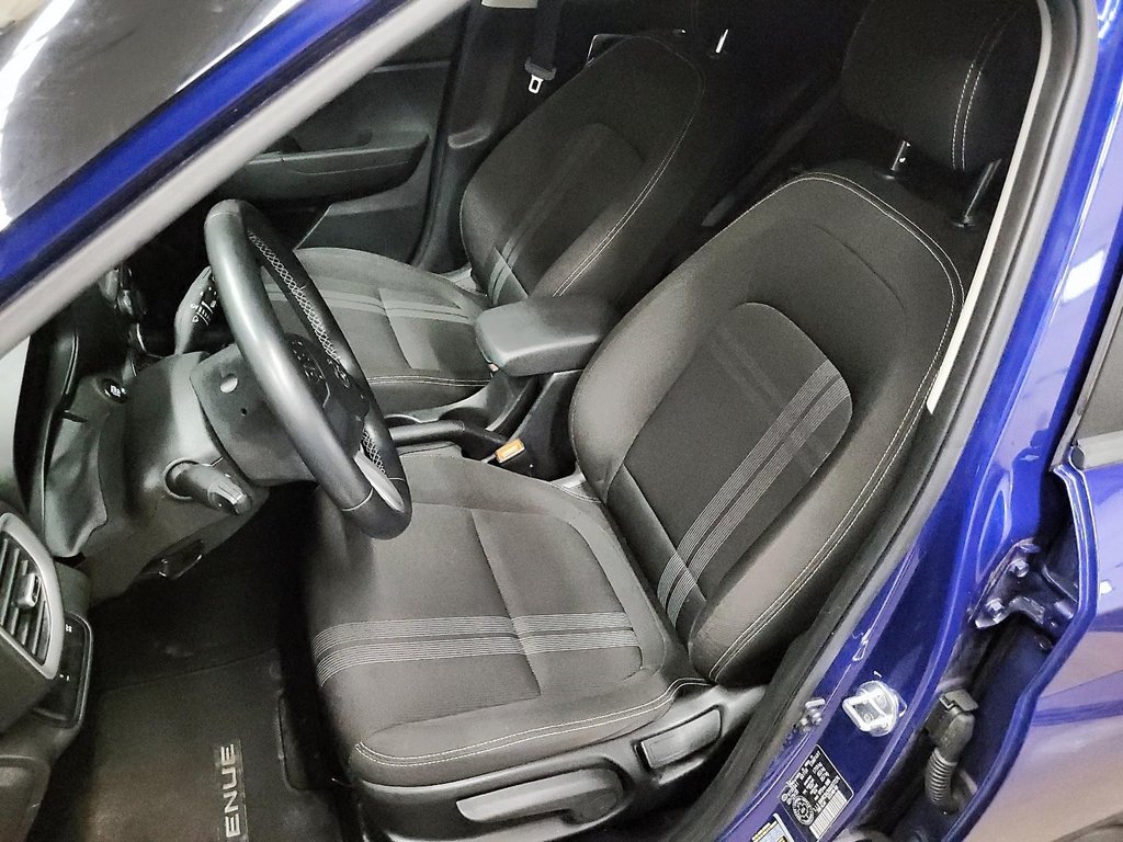 2021 Hyundai Venue FWD Preferred in Stratford, Ontario - 8 - w1024h768px
