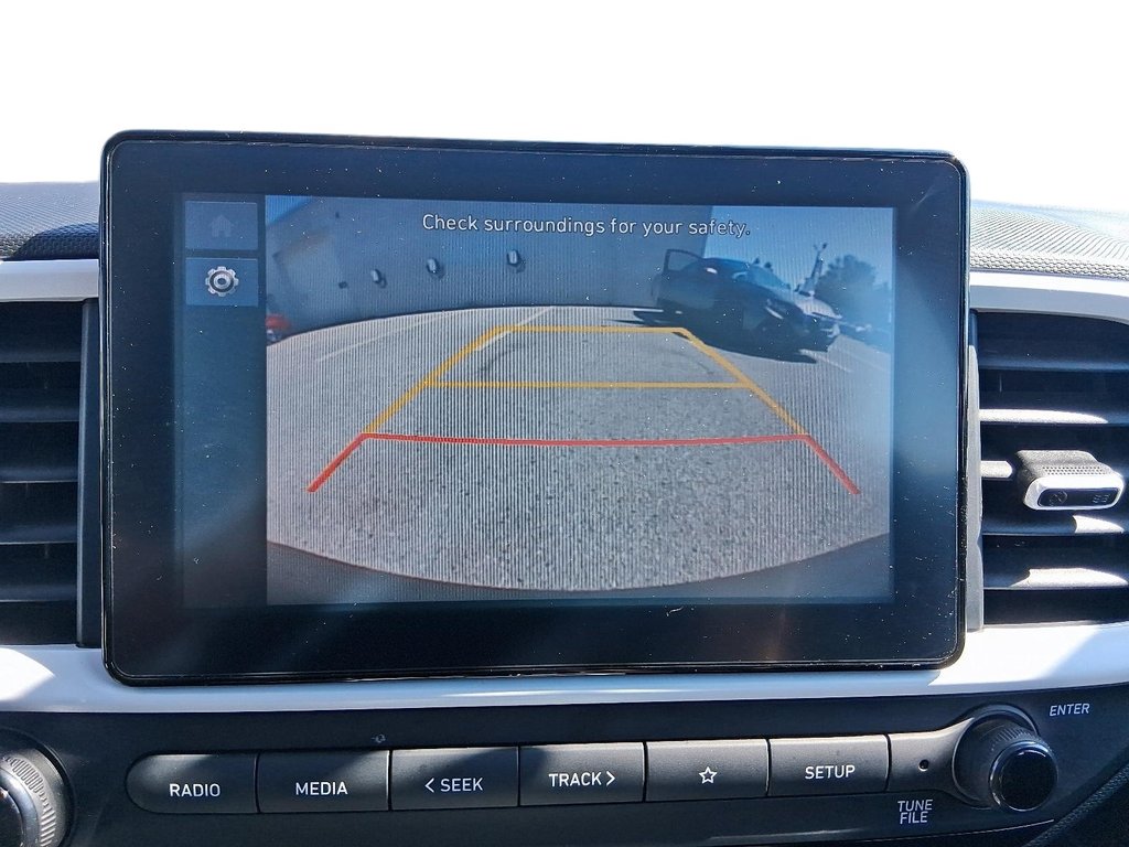 2023 Hyundai Venue FWD Ultimate w/ Black Interior in Stratford, Ontario - 16 - w1024h768px