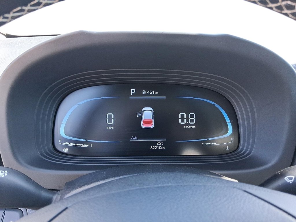 2023 Hyundai Venue FWD Ultimate w/ Black Interior in Stratford, Ontario - 13 - w1024h768px