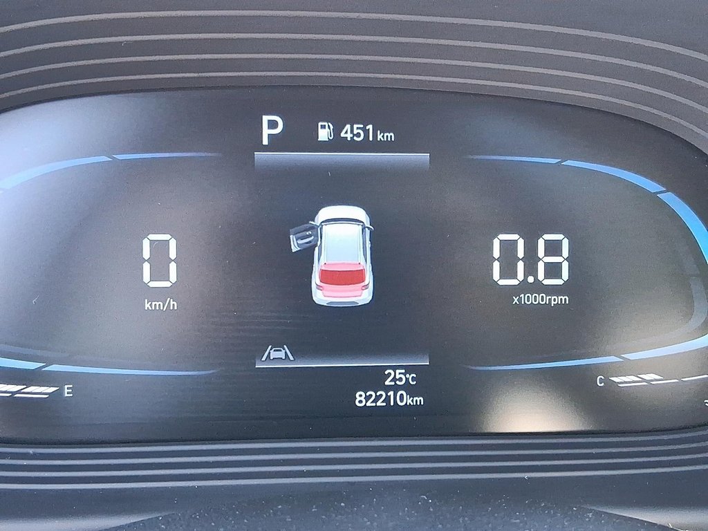 2023 Hyundai Venue FWD Ultimate w/ Black Interior in Stratford, Ontario - 12 - w1024h768px