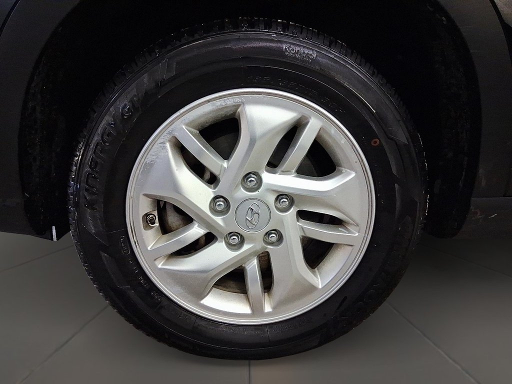 2024 Hyundai Venue Preferred IVT in Stratford, Ontario - 7 - w1024h768px