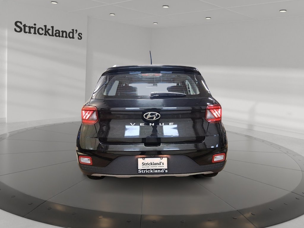 2024 Hyundai Venue Preferred IVT in Stratford, Ontario - 3 - w1024h768px