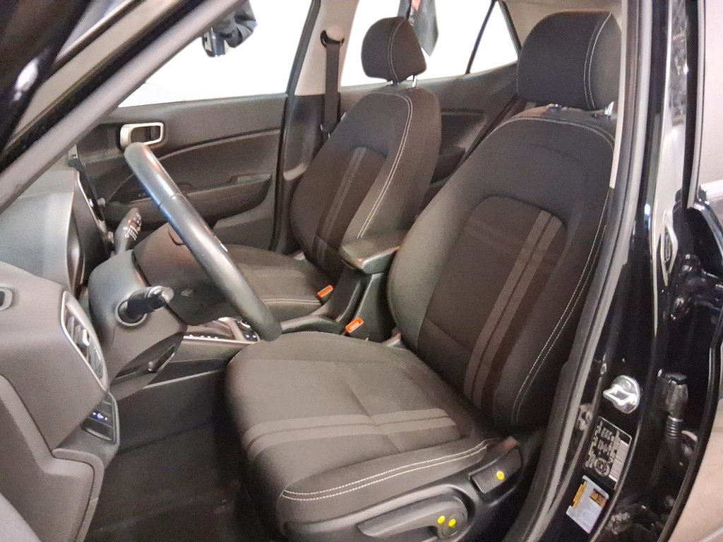 2024 Hyundai Venue Preferred IVT in Stratford, Ontario - 8 - w1024h768px