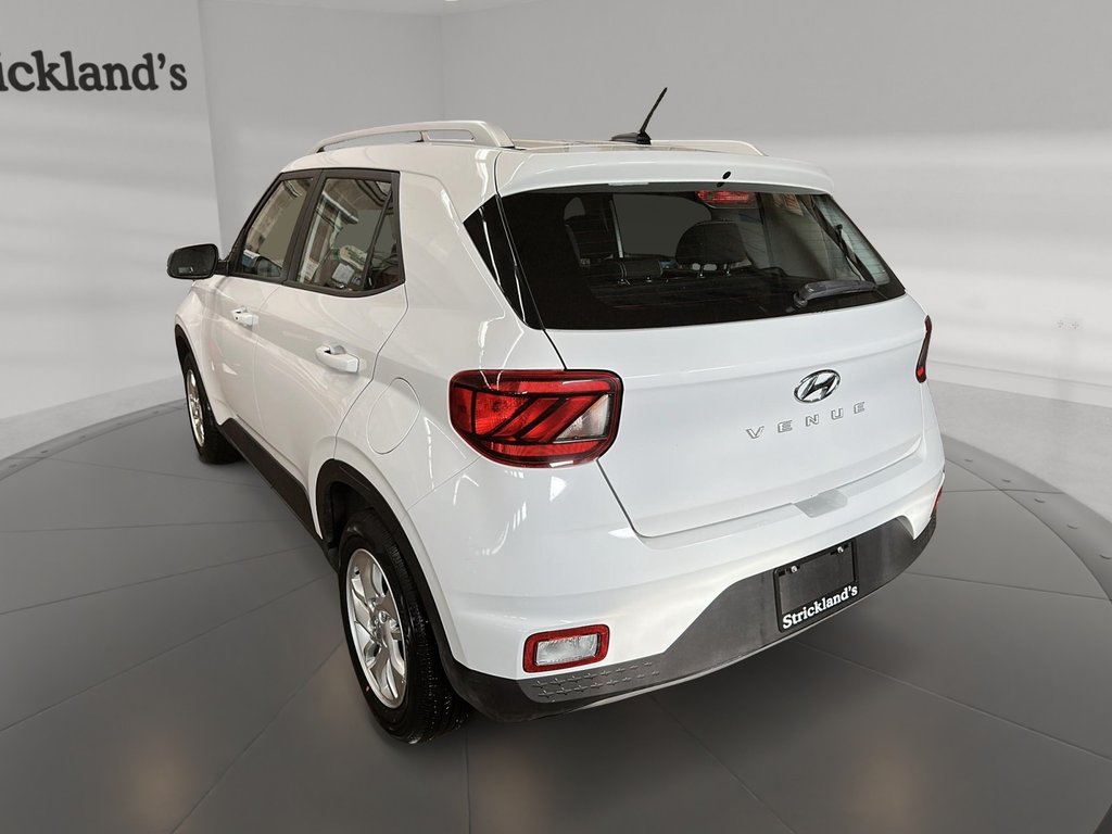 2024 Hyundai Venue Preferred IVT in Stratford, Ontario - 4 - w1024h768px