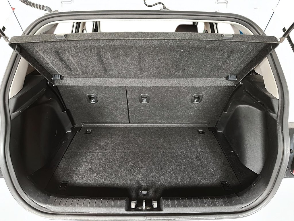 2024 Hyundai Venue Preferred IVT in Stratford, Ontario - 6 - w1024h768px