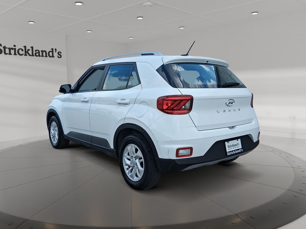 2025 Hyundai Venue Preferred IVT in Stratford, Ontario - 4 - w1024h768px