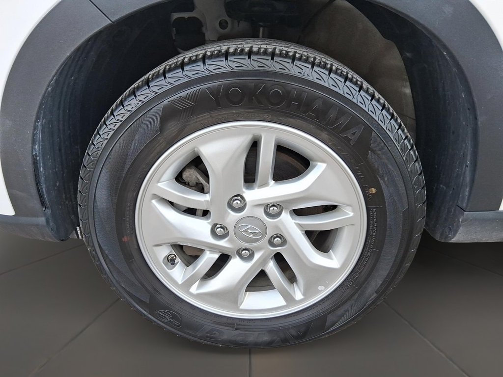 2025 Hyundai Venue Preferred IVT in Stratford, Ontario - 8 - w1024h768px