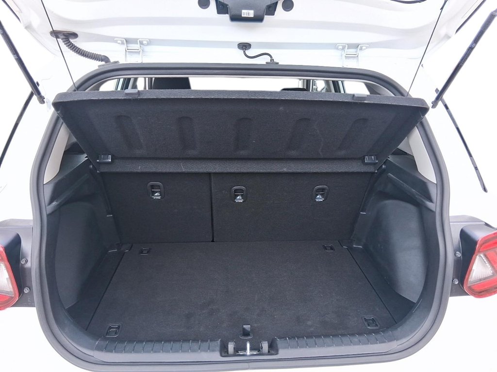 2025 Hyundai Venue Preferred IVT in Stratford, Ontario - 6 - w1024h768px