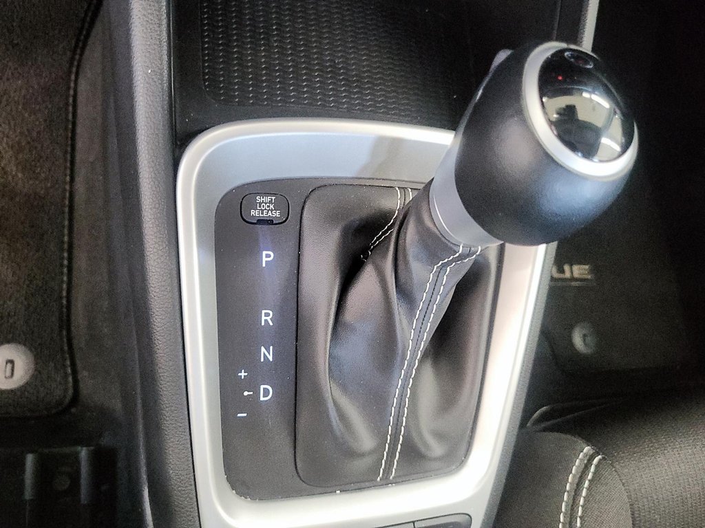 2025 Hyundai Venue Preferred IVT in Stratford, Ontario - 14 - w1024h768px
