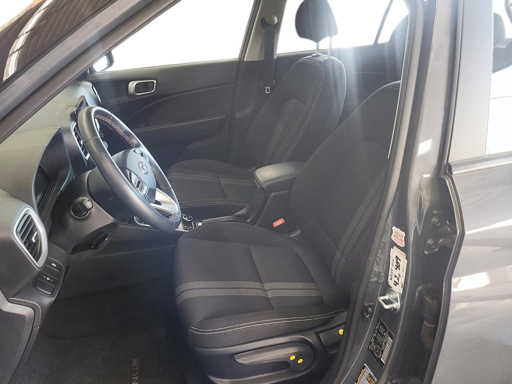2025 Hyundai Venue Preferred IVT in Stratford, Ontario - 8 - w1024h768px