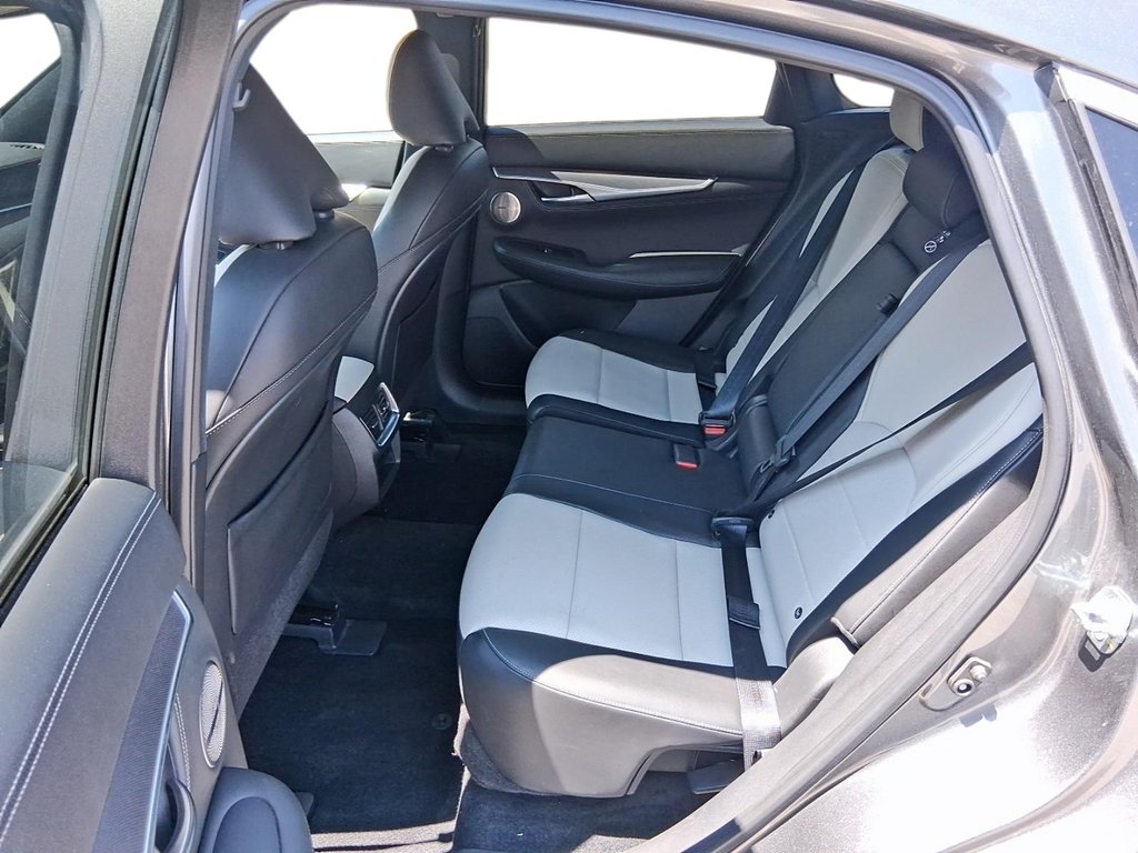2023 Infiniti QX55 Essential in Stratford, Ontario - 9 - w1024h768px