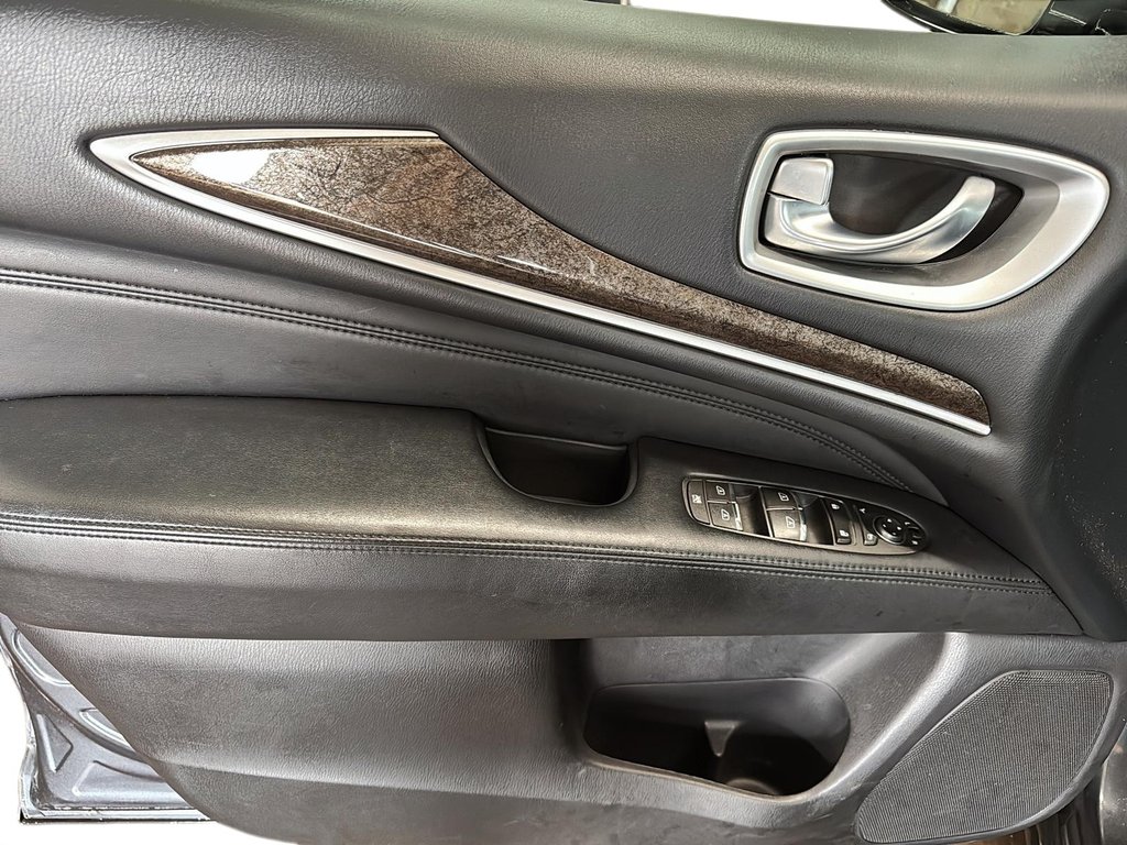 2014 Infiniti QX60 FWD in Stratford, Ontario - 10 - w1024h768px