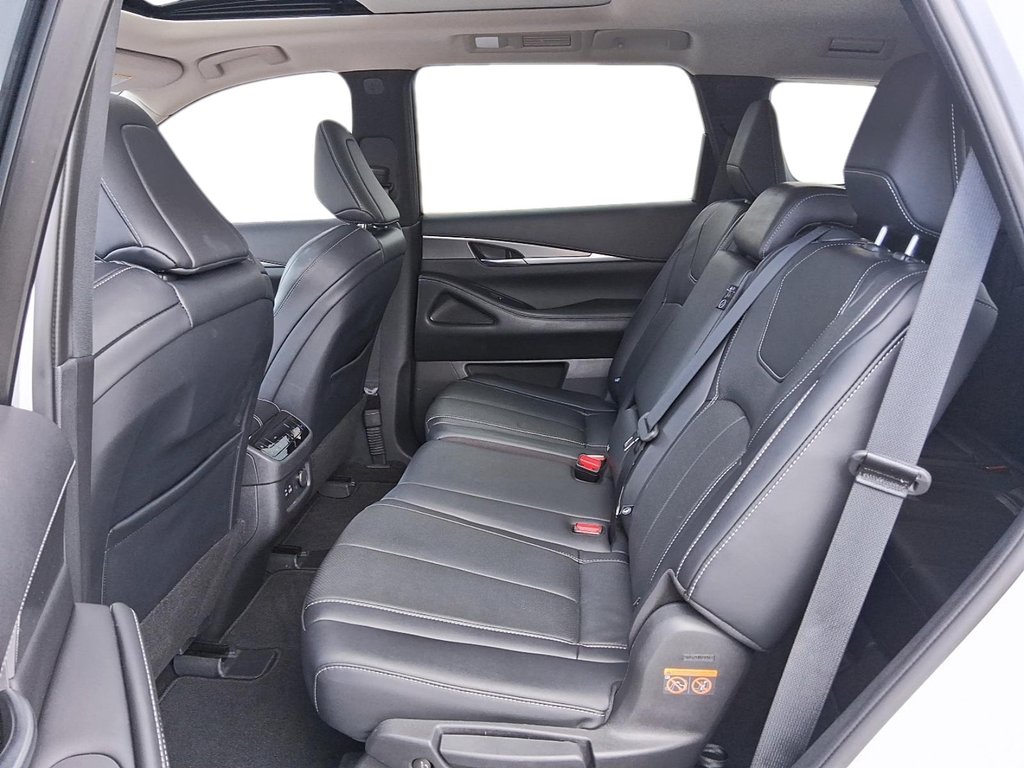 2023 Infiniti QX60 AWD LUXE in Stratford, Ontario - 9 - w1024h768px