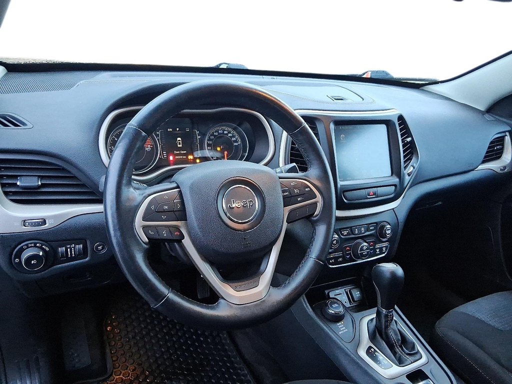 2016 Jeep Cherokee 4x4 North in Stratford, Ontario - 10 - w1024h768px