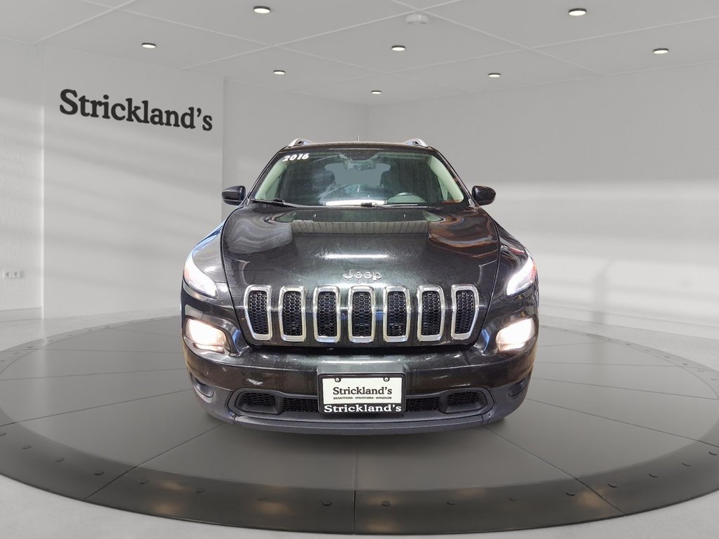2016 Jeep Cherokee 4x4 North in Stratford, Ontario - 2 - w1024h768px