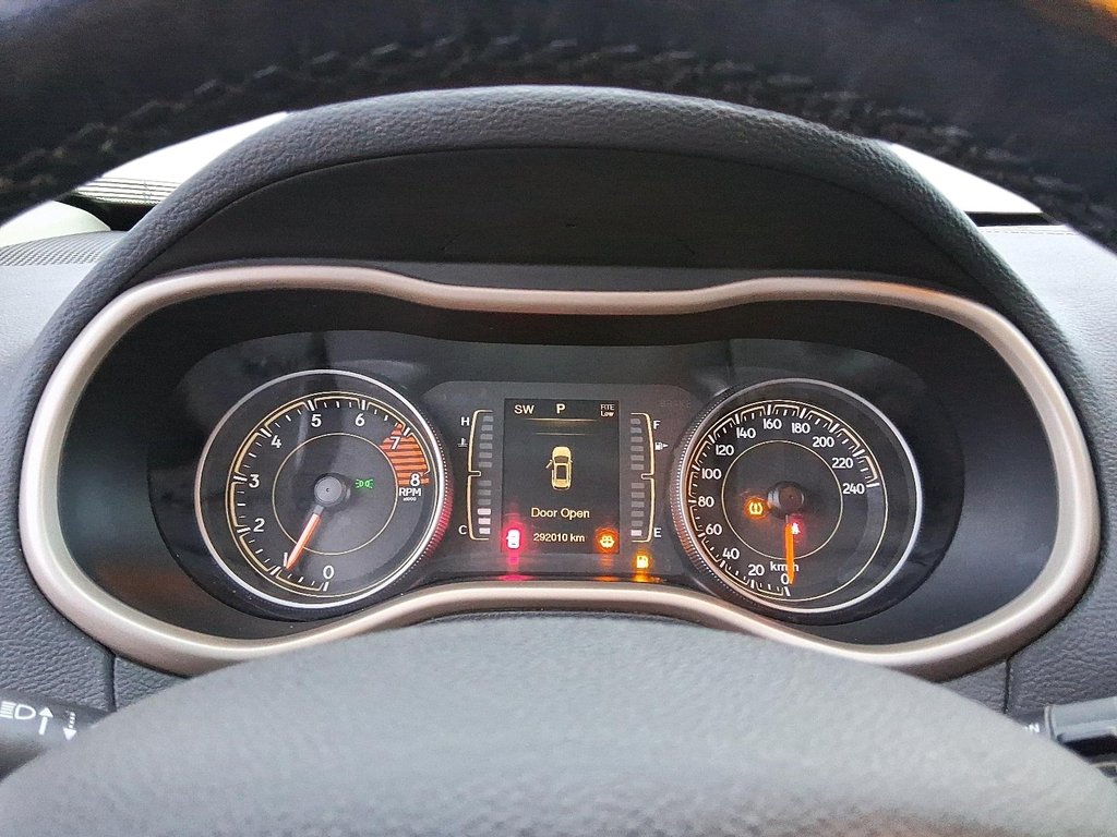 2016 Jeep Cherokee 4x4 North in Stratford, Ontario - 14 - w1024h768px