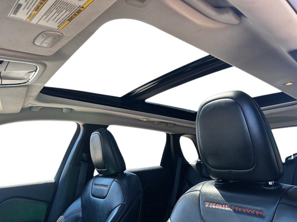 2019 Jeep Cherokee 4x4 Trailhawk in Stratford, Ontario - 16 - w1024h768px