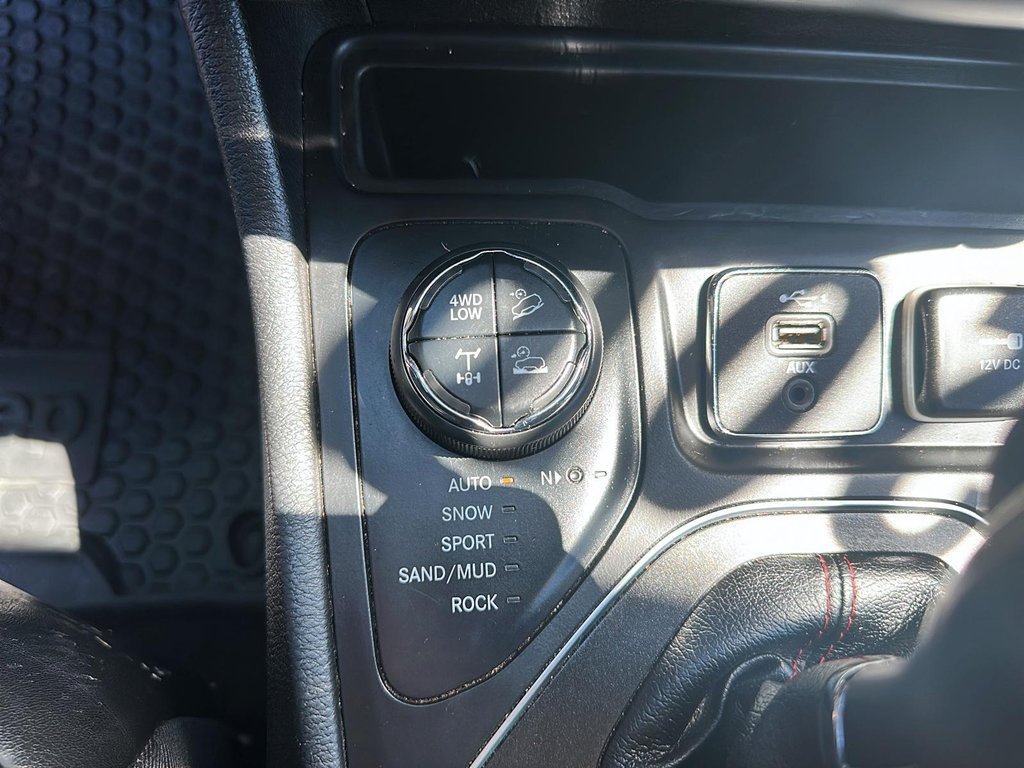 2019 Jeep Cherokee 4x4 Trailhawk in Stratford, Ontario - 15 - w1024h768px